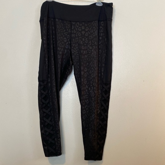 bebe Pants - Bebe Sport cheetah black  BURNOUT VELVET LEGGING criss cross side leg 3X